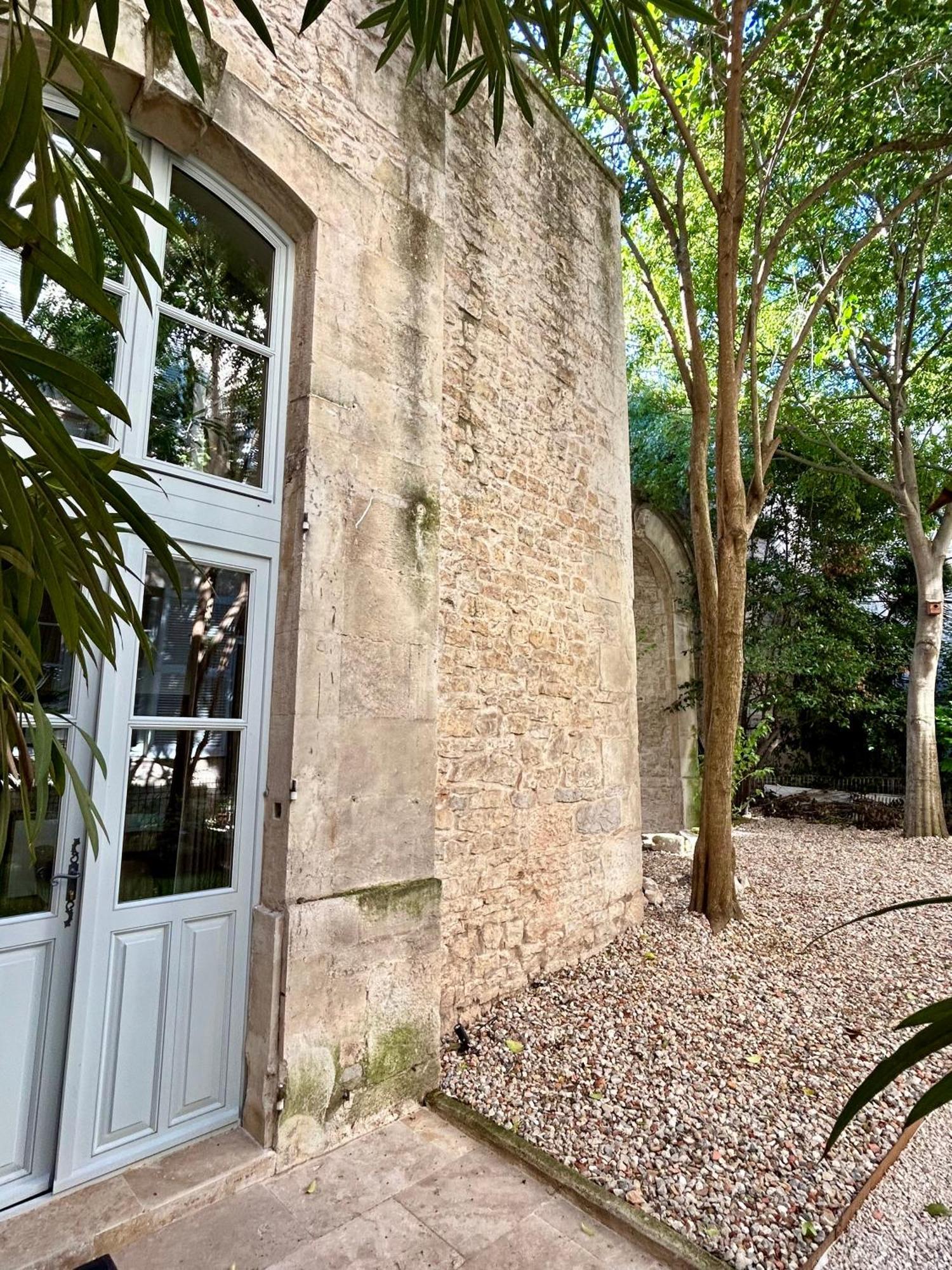 Le Pavillon Des Arenes - Jardin Et Terrasse Prives Apartment Nimes Exterior photo